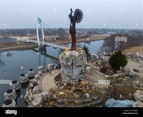 The Keeper of the Plains! A Majestic Sculpture Greeting Visitors on the Banks of the Arkansas River