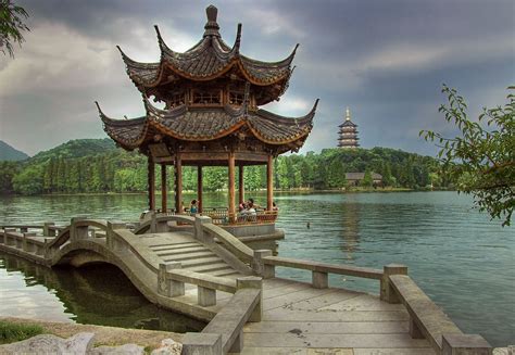  Dandong Pagoda – Fascinating History and Breathtaking Views!