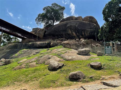 Olumo Rock: Stary Skały i Zdumiewające Widoki