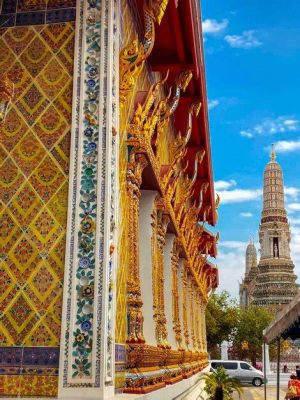 Wat Arun: Świątynia świtu nad brzegiem rzeki Chao Phraya!